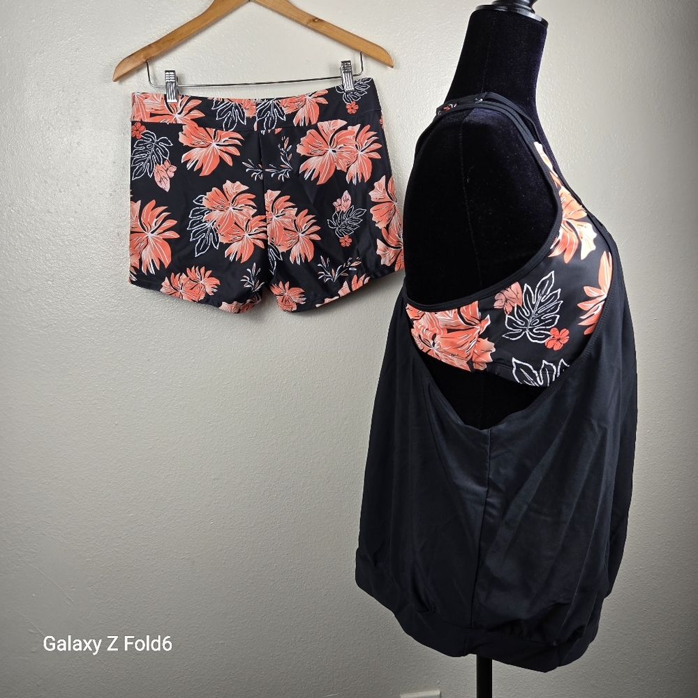 Hollipick Plus-Size Blouson Tankini Swim Set 14W – Black Floral Shorts + Flowing - Picture 3 of 9